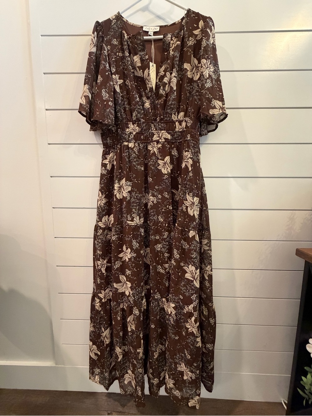 She + Sky Brown and Cream Floral Maxi Dress. Size Large